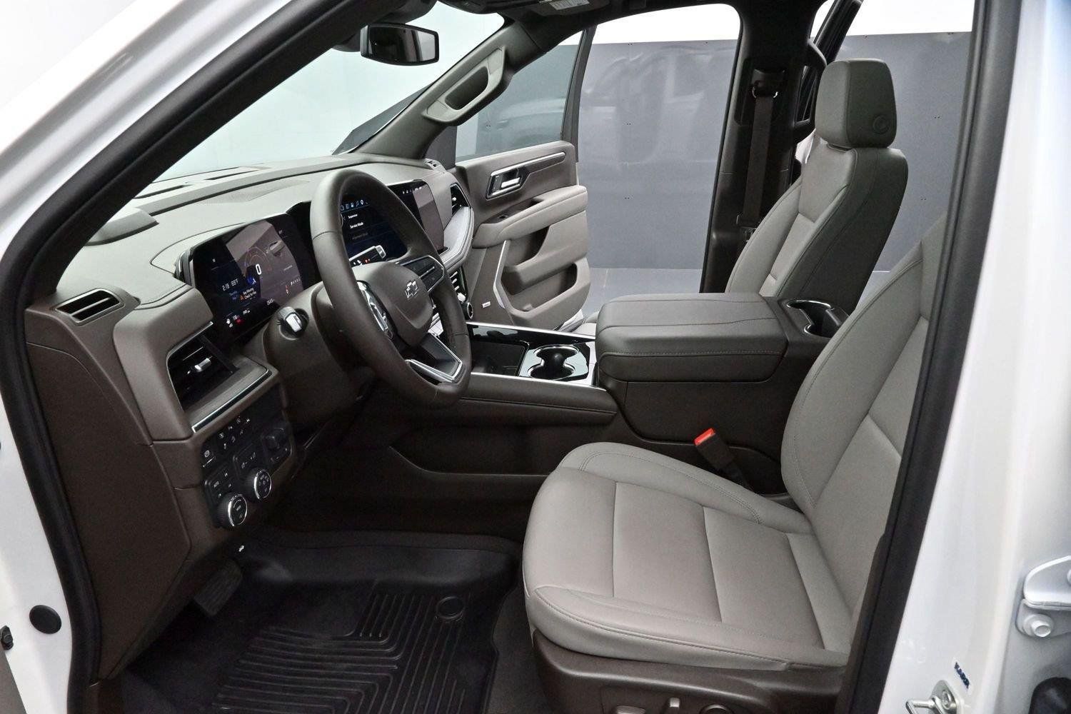 Used 2025 Chevrolet Tahoe Z71 w/ Z71 Off-Road Package AWD/4WD image 12