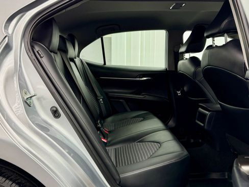 Used 2023 Toyota Camry SE image 12