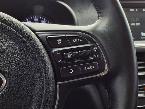 Used 2017 Kia Optima EX image 22