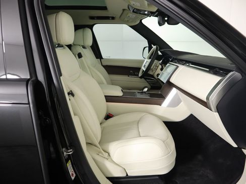 New 2026 Land Rover Range Rover Long Wheelbase SE image 22