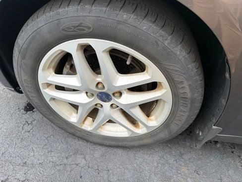 Used 2014 Ford Fusion SE FWD image 15