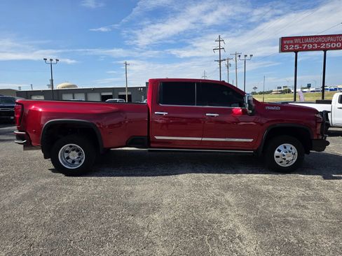Used 2025 Chevrolet Silverado 3500 High Country w/ Technology Package AWD/4WD image 8