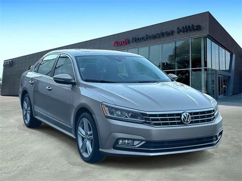 Used 2017 Volkswagen Passat 1.8T SEL Premium image 7