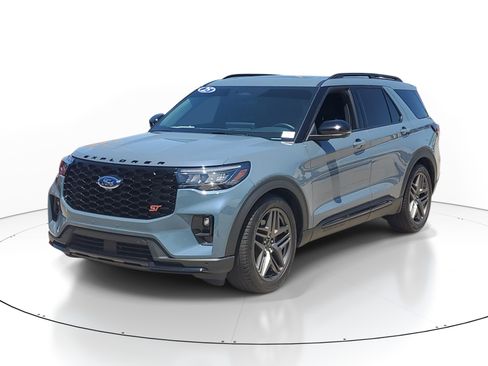 Used 2025 Ford Explorer ST w/ Sun And Sound Package AWD/4WD image 3