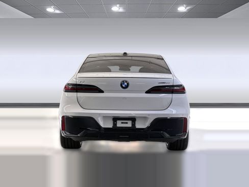Used 2026 BMW i7 xDrive60 w/ M Sport Package RWD image 10