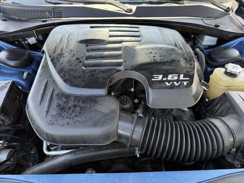 Used 2022 Chrysler 300 Touring w/ Sport Appearance Package RWD image 31