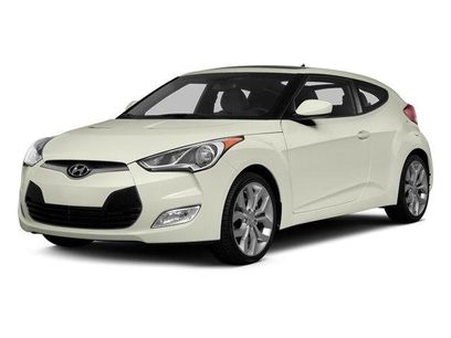 Used 2014 Hyundai Veloster w/ Style Package 02