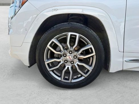 Used 2024 GMC Terrain Denali w/ Denali Premium Package AWD/4WD image 23