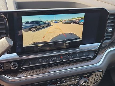 Used 2025 Chevrolet Silverado 2500 LT w/ Convenience Package image 14