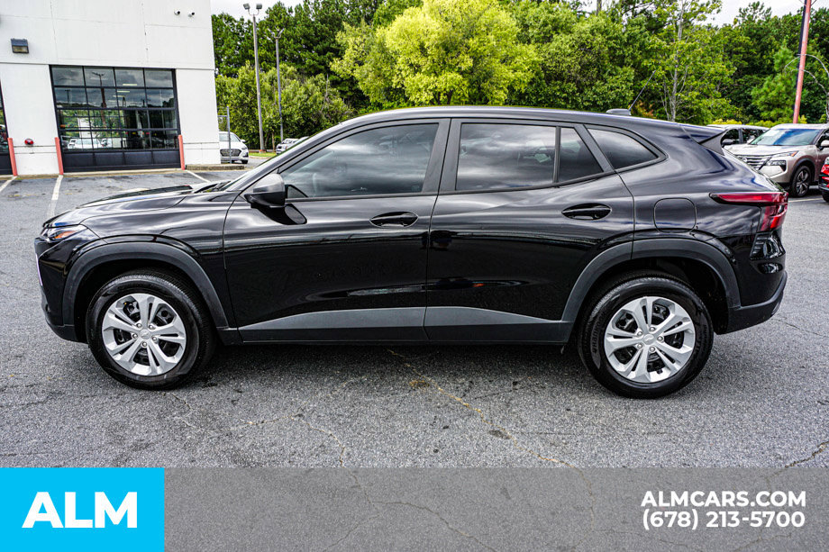Used 2025 Chevrolet Trax LS FWD image 6