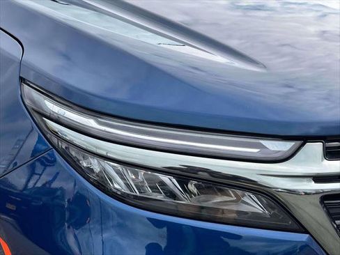 Used 2022 Chevrolet Equinox RS w/ LPO, Floor Liner Package image 8