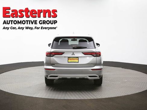 Used 2024 Mitsubishi Outlander SE image 35