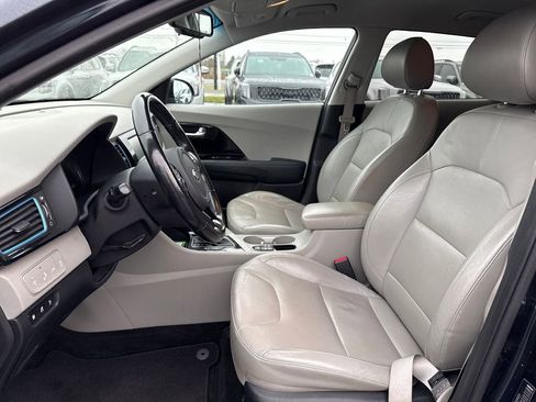 Used 2018 Kia Niro EX Premium image 17