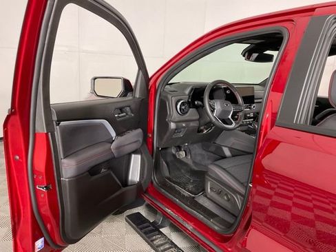 Used 2025 Chevrolet Colorado Z71 w/ Technology Package image 29