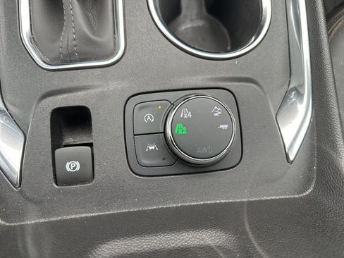 Used 2023 Chevrolet Traverse High Country AWD/4WD image 23
