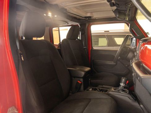 Used 2019 Jeep Wrangler Unlimited Sport AWD/4WD image 26