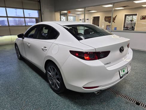 Used 2019 MAZDA MAZDA3 Sedan image 9