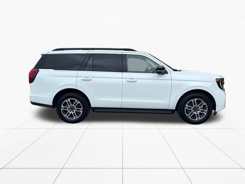 Used 2025 Ford Expedition Active AWD/4WD image 9