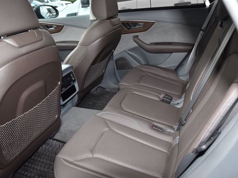 Used 2024 Audi Q8 Prestige AWD/4WD image 11