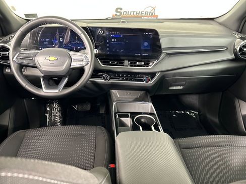 Used 2025 Chevrolet Equinox LT AWD/4WD image 18