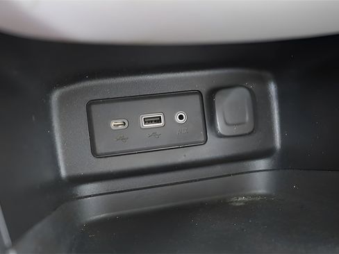 Used 2020 Chevrolet Equinox LT image 26