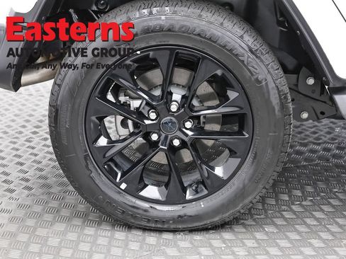 Used 2025 Jeep Wrangler Unlimited Sahara AWD/4WD image 27