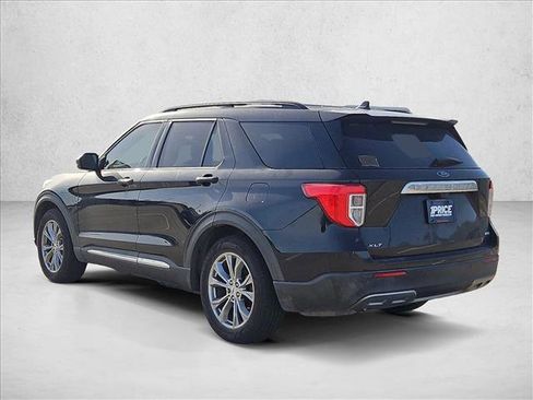 Used 2020 Ford Explorer XLT w/ Equipment Group 202A image 6