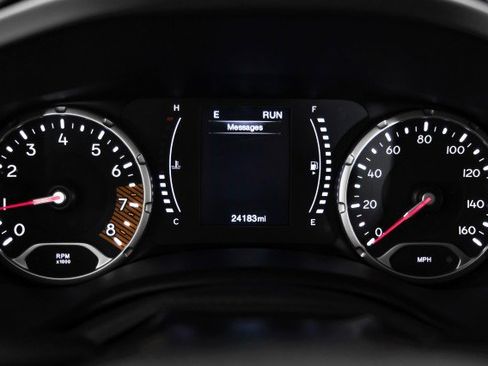 Used 2019 Jeep Renegade Latitude w/ Popular Equipment Group image 19