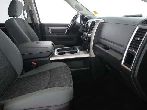 Used 2019 RAM 1500 Classic SLT w/ Black Appearance Group AWD/4WD image 29
