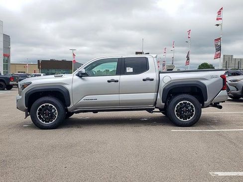 New 2025 Toyota Tacoma TRD Off-Road image 3