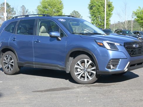 Used 2023 Subaru Forester Limited image 2