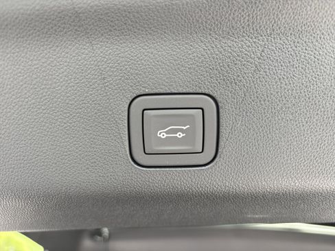 New 2026 GMC Yukon XL AT4 Ultimate AWD/4WD image 14
