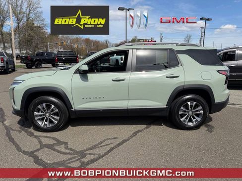 Used 2025 Chevrolet Equinox LT w/ Convenience Package II AWD/4WD image 2