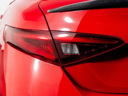 Used 2023 Alfa Romeo Giulia Sprint image 10