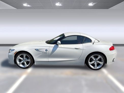 Used 2016 BMW Z4 sDrive28i RWD image 2