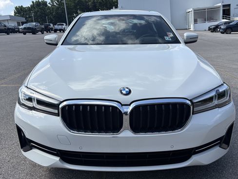 Used 2023 BMW 530i xDrive w/ Premium Package AWD/4WD image 3
