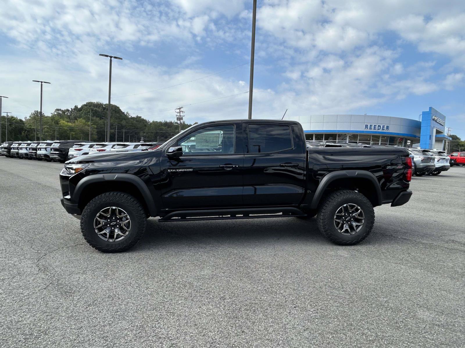 New 2026 Chevrolet Colorado ZR2 w/ Technology Package AWD/4WD image 4
