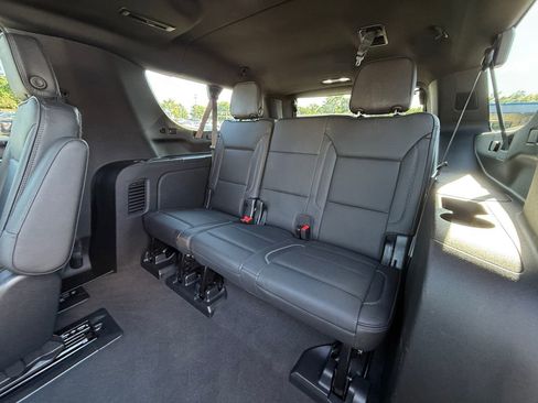 Used 2023 GMC Yukon XL Denali AWD/4WD image 25