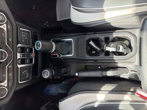 Used 2024 Jeep Wrangler Unlimited Sport AWD/4WD image 11