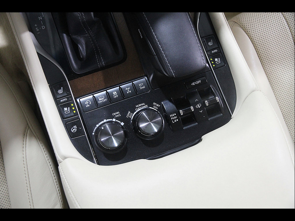 Certified 2021 Lexus LX 570 4WD w/ Luxury Package image 17
