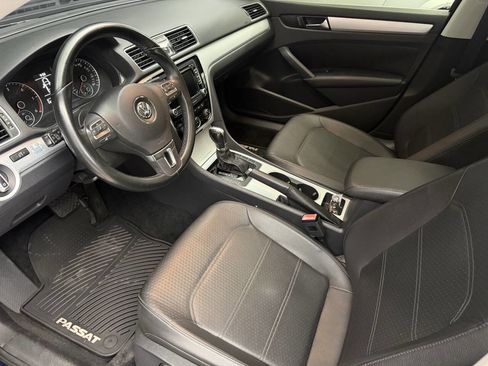 Used 2013 Volkswagen Passat TDI SE FWD image 17