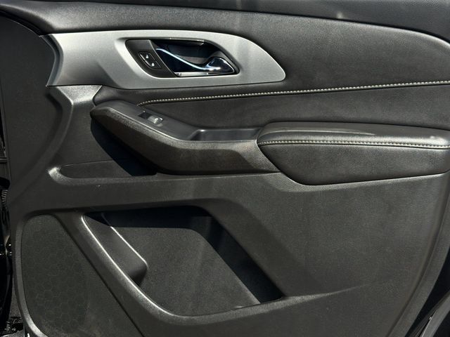 Used 2022 Chevrolet Traverse LT AWD/4WD image 19