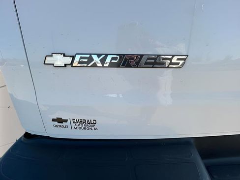 Used 2019 Chevrolet Express 3500 Extended RWD image 26