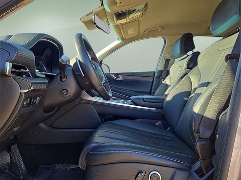 Used 2024 Genesis GV80 2.5T image 25