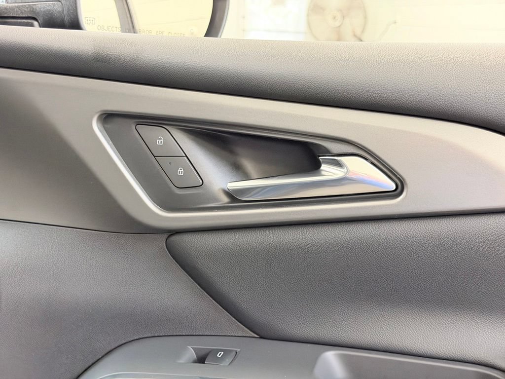 Used 2025 Chevrolet Traverse LT FWD image 42