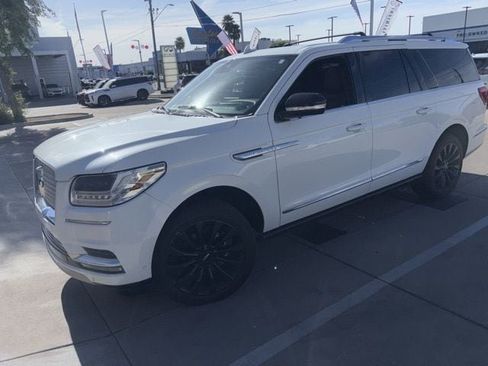 Used 2021 Lincoln Navigator L Reserve w/ Luxury Package AWD/4WD image 9