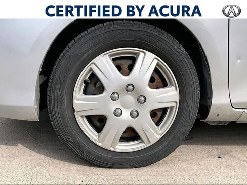 Used 2016 Toyota Yaris L image 11