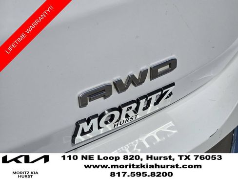 Used 2024 GMC Terrain SLT AWD/4WD image 16