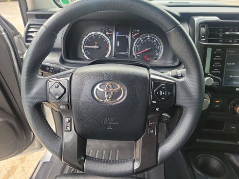Used 2021 Toyota 4Runner TRD Off-Road Premium AWD/4WD image 18