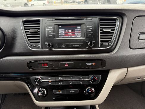 Used 2016 Kia Sedona LX w/ Option Group 020 image 24